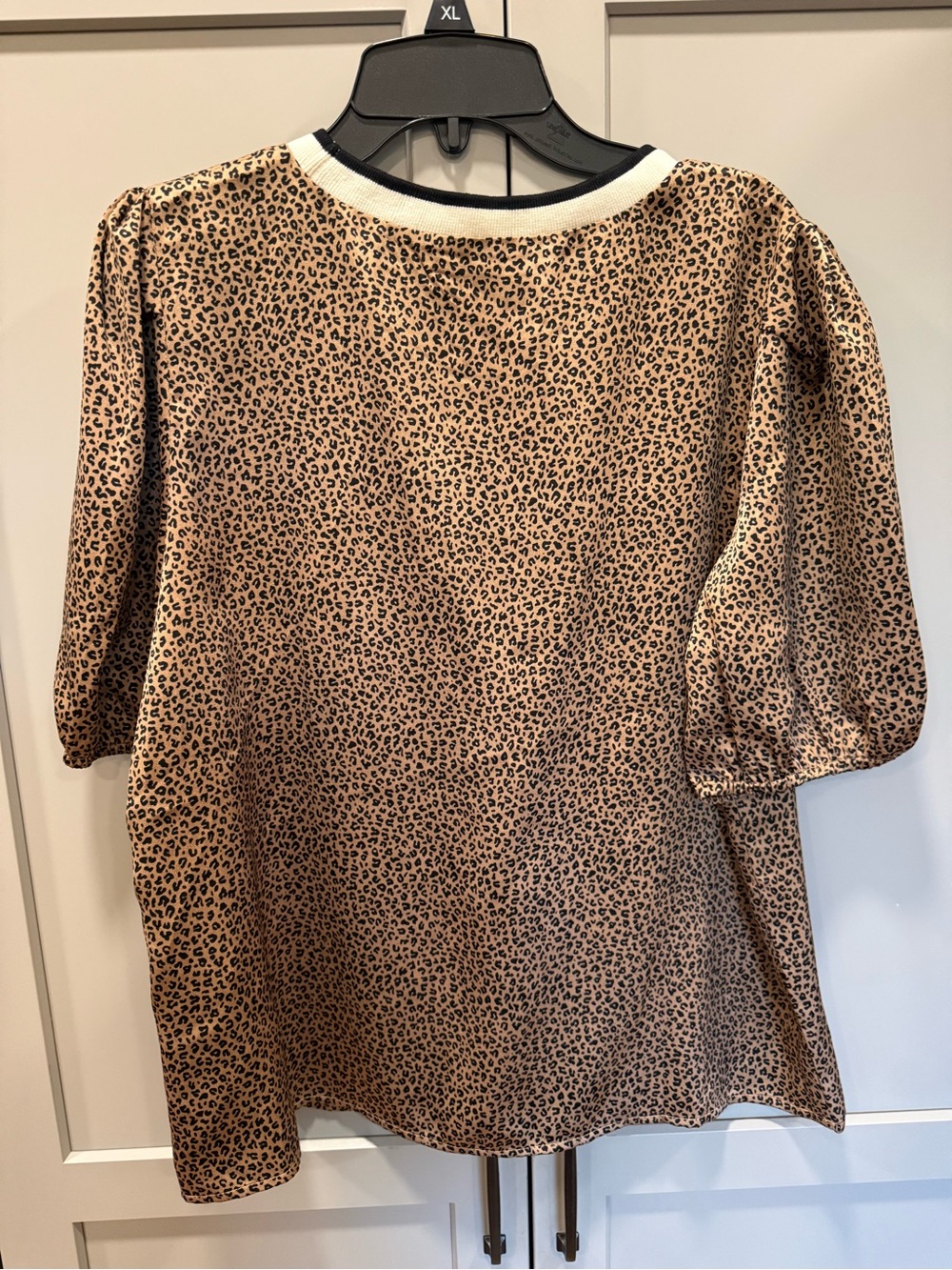 THML Leopard-Print Short Sleeve Top in Tan with Cream Trim - Picture 2 of 4